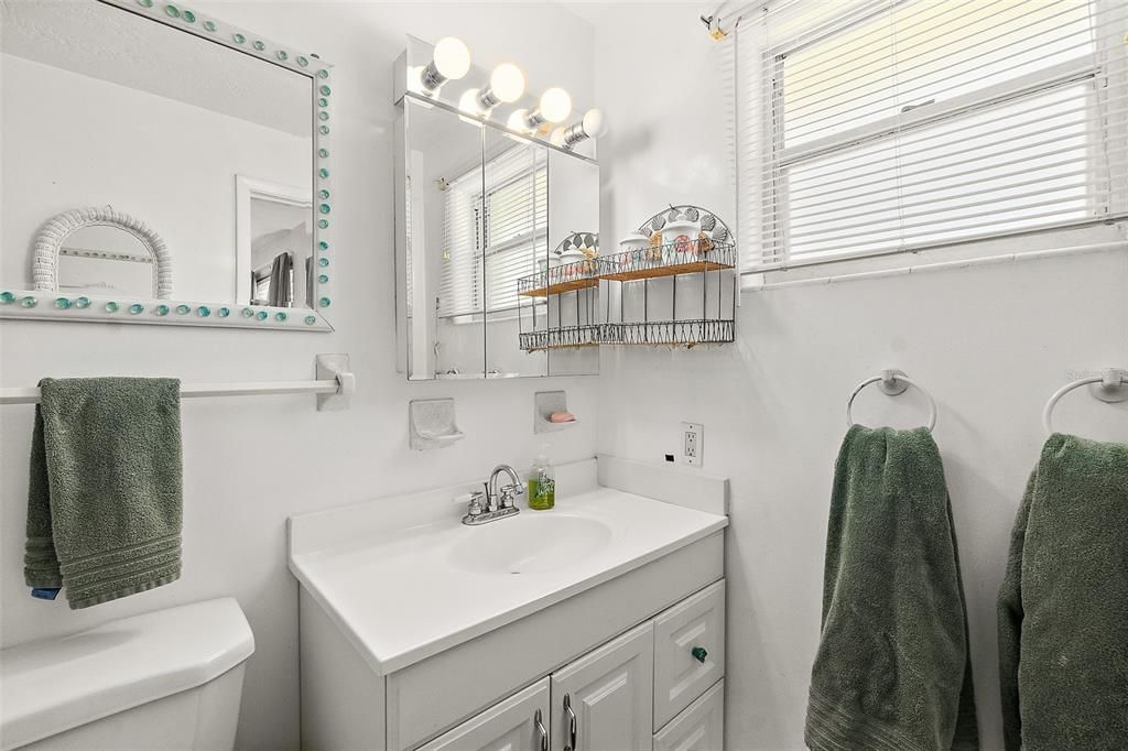 En Venta: $789,000 (3 camas, 2 baños, 1227 Pies cuadrados)