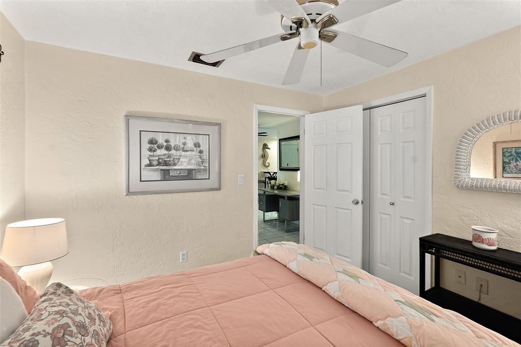 En Venta: $789,000 (3 camas, 2 baños, 1227 Pies cuadrados)