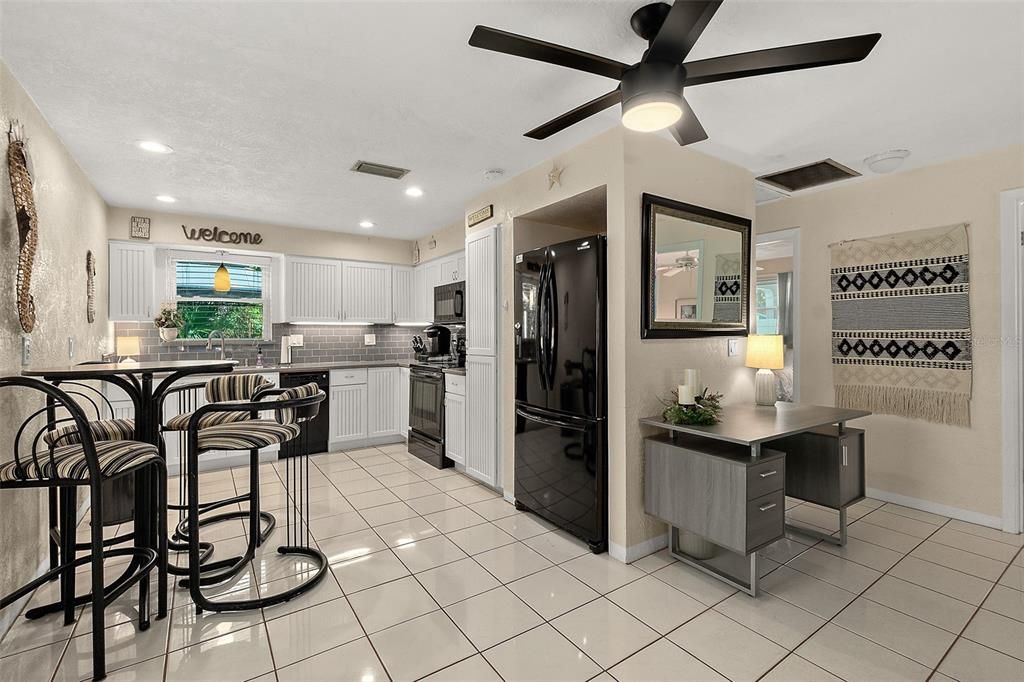 En Venta: $789,000 (3 camas, 2 baños, 1227 Pies cuadrados)