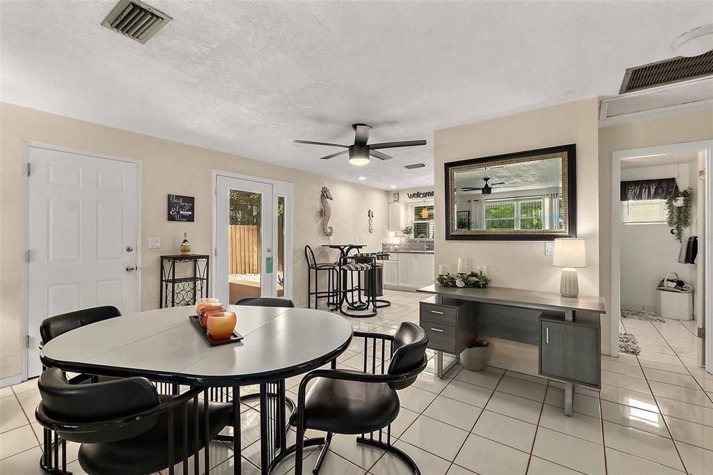 En Venta: $789,000 (3 camas, 2 baños, 1227 Pies cuadrados)