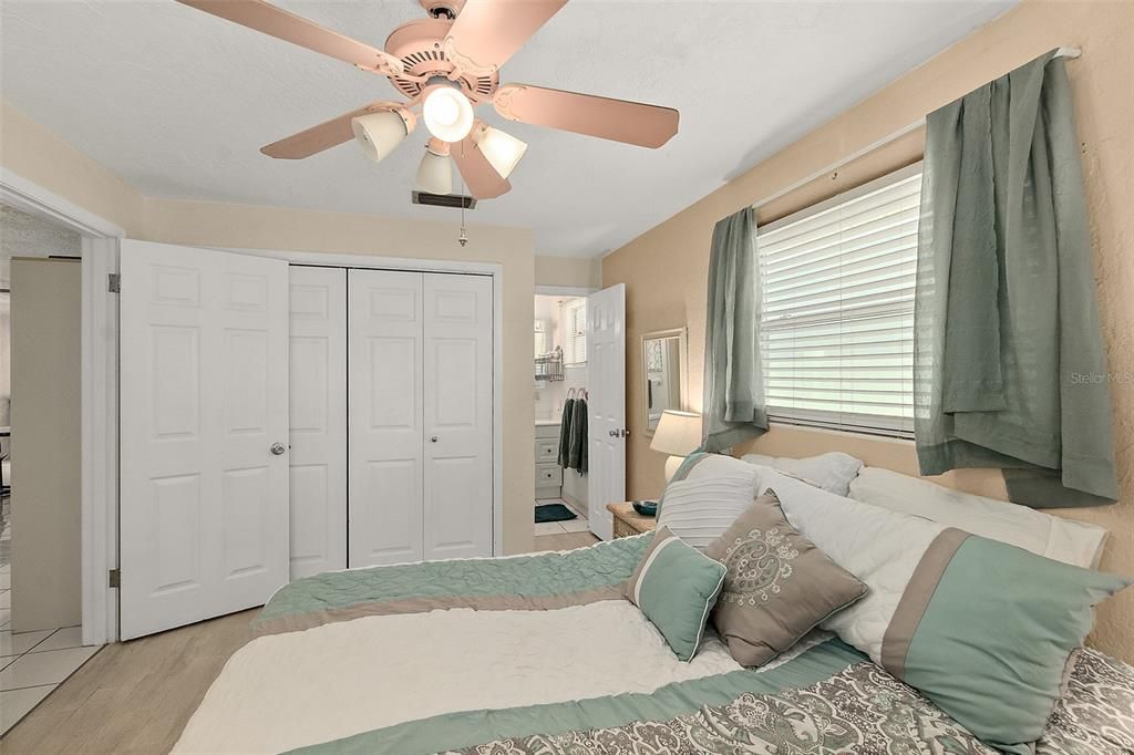 En Venta: $789,000 (3 camas, 2 baños, 1227 Pies cuadrados)