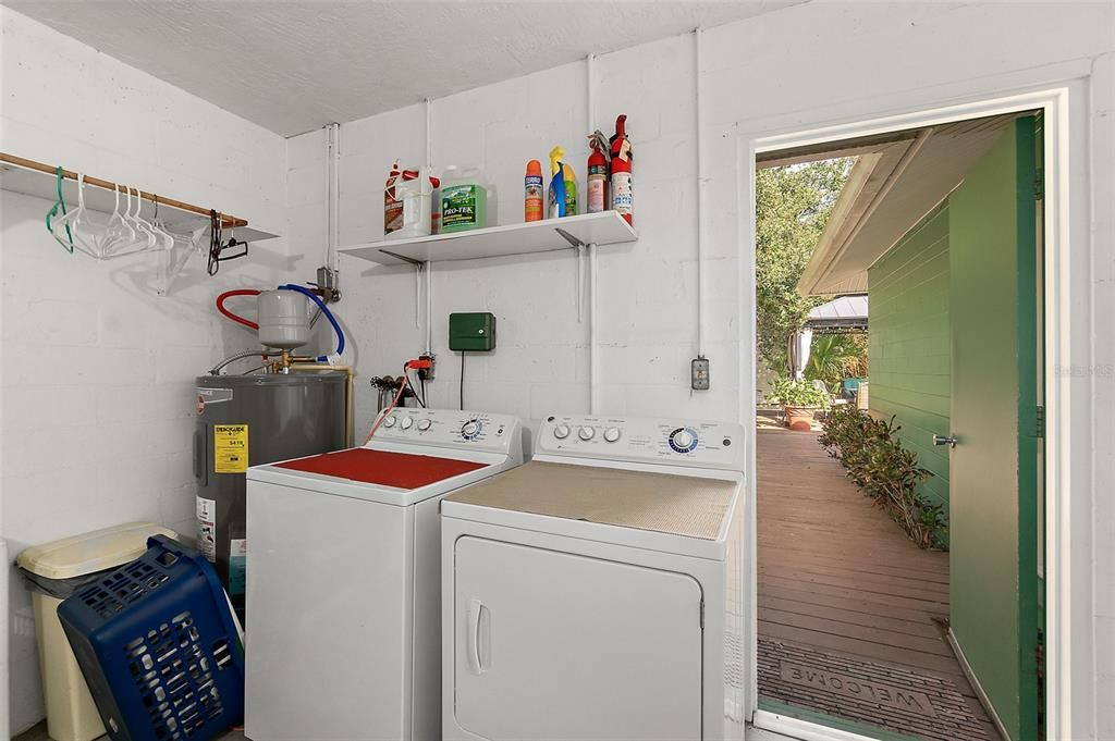 En Venta: $789,000 (3 camas, 2 baños, 1227 Pies cuadrados)