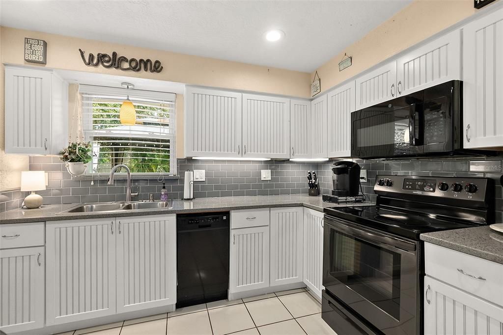 En Venta: $789,000 (3 camas, 2 baños, 1227 Pies cuadrados)