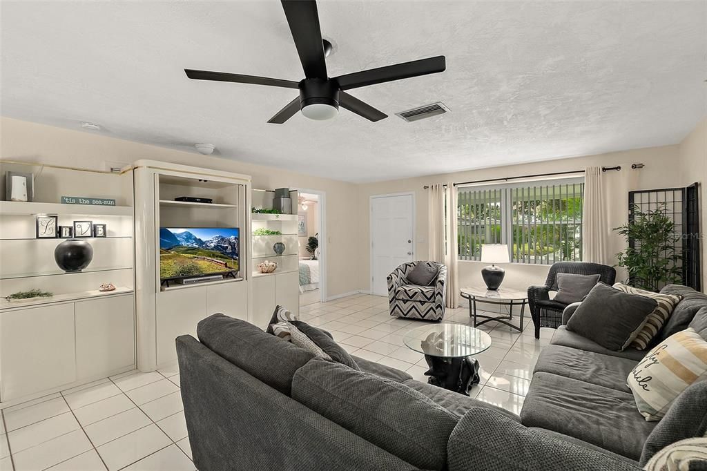 En Venta: $789,000 (3 camas, 2 baños, 1227 Pies cuadrados)