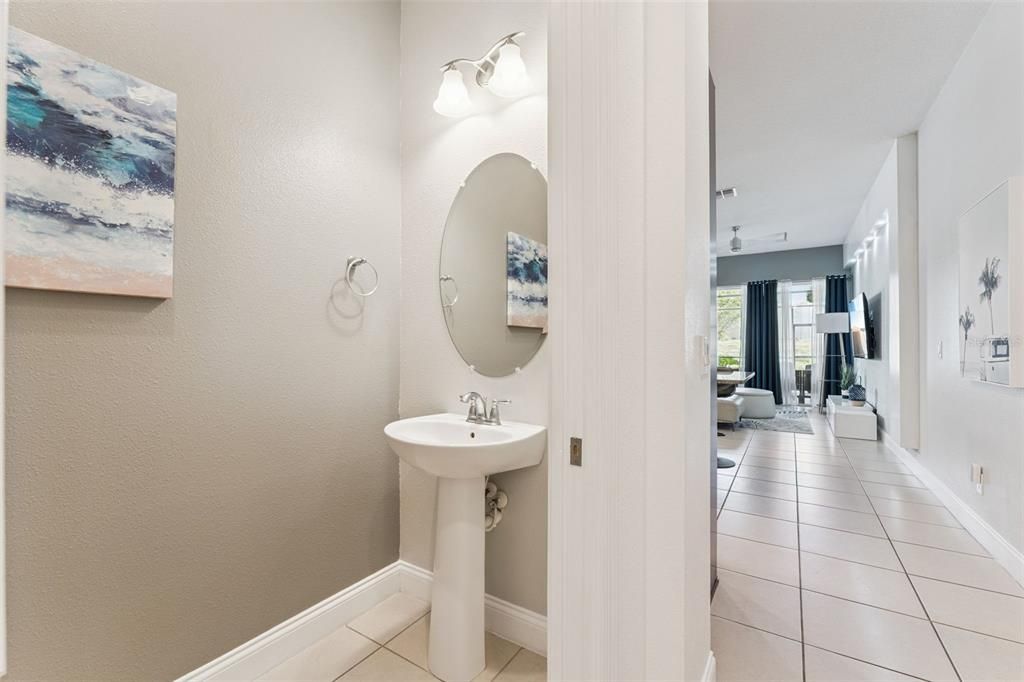 待售: $420,000 (5 贝兹, 4 浴室, 2204 平方英尺)