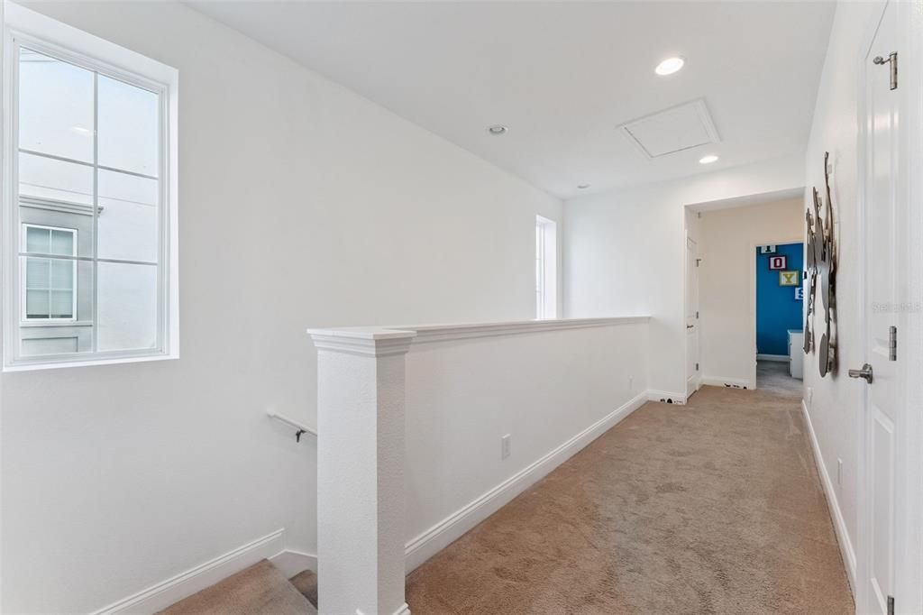 待售: $420,000 (5 贝兹, 4 浴室, 2204 平方英尺)