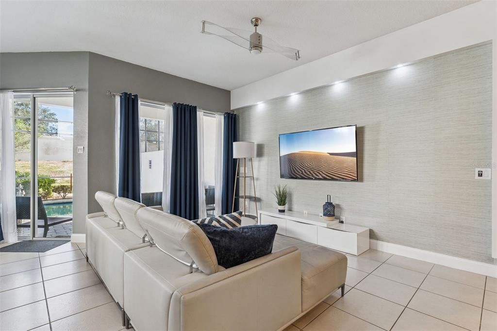 待售: $420,000 (5 贝兹, 4 浴室, 2204 平方英尺)