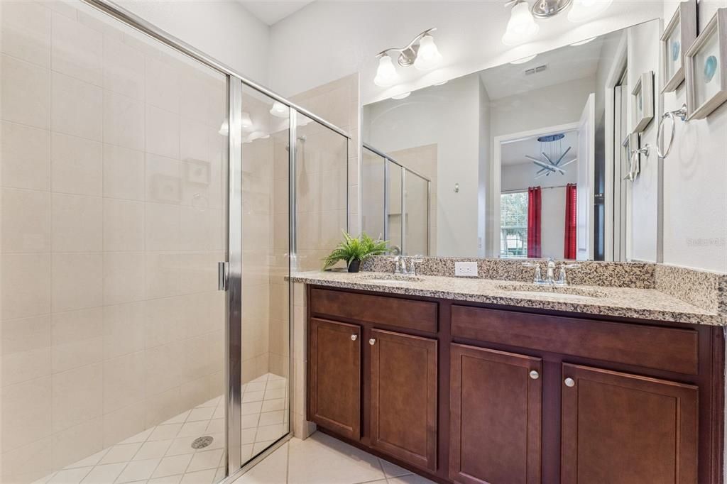 待售: $420,000 (5 贝兹, 4 浴室, 2204 平方英尺)