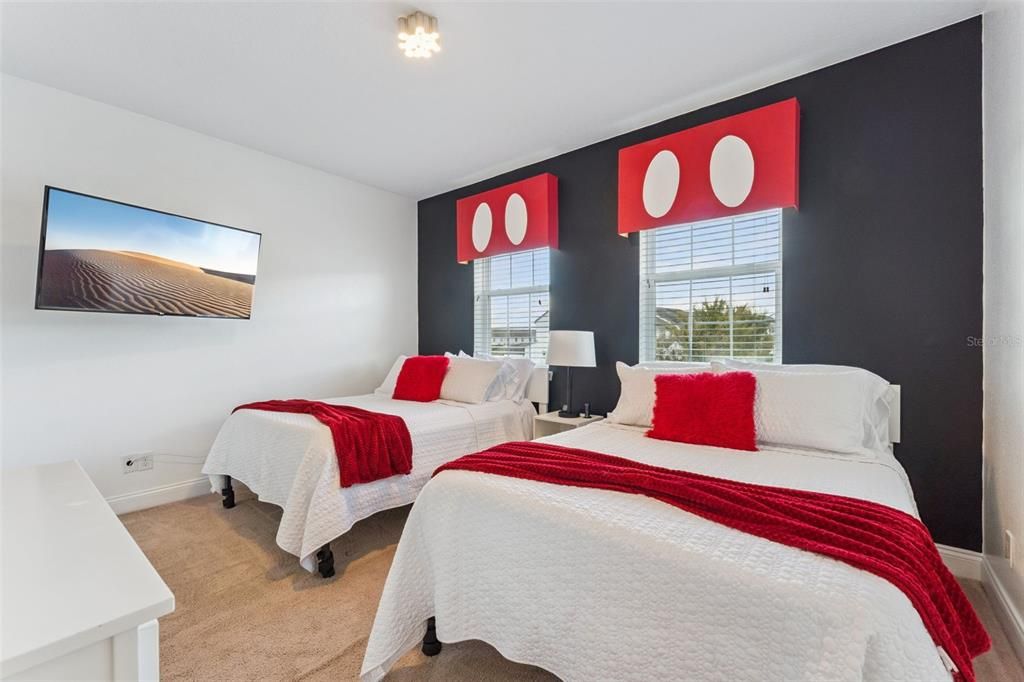 待售: $420,000 (5 贝兹, 4 浴室, 2204 平方英尺)