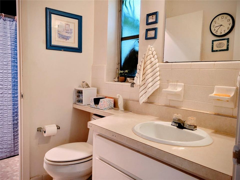 待售: $205,000 (2 贝兹, 2 浴室, 1494 平方英尺)