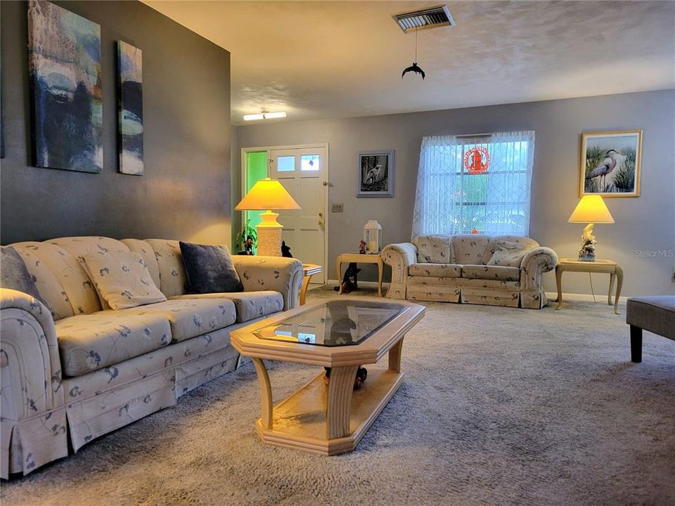 待售: $205,000 (2 贝兹, 2 浴室, 1494 平方英尺)