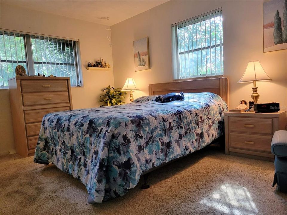 待售: $205,000 (2 贝兹, 2 浴室, 1494 平方英尺)