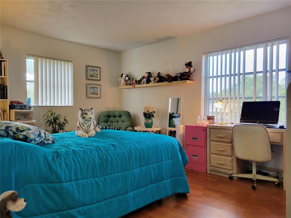 待售: $205,000 (2 贝兹, 2 浴室, 1494 平方英尺)