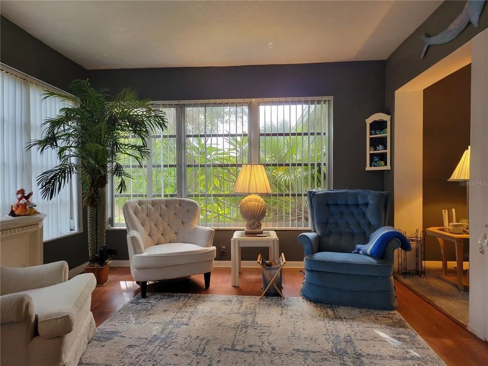 待售: $205,000 (2 贝兹, 2 浴室, 1494 平方英尺)