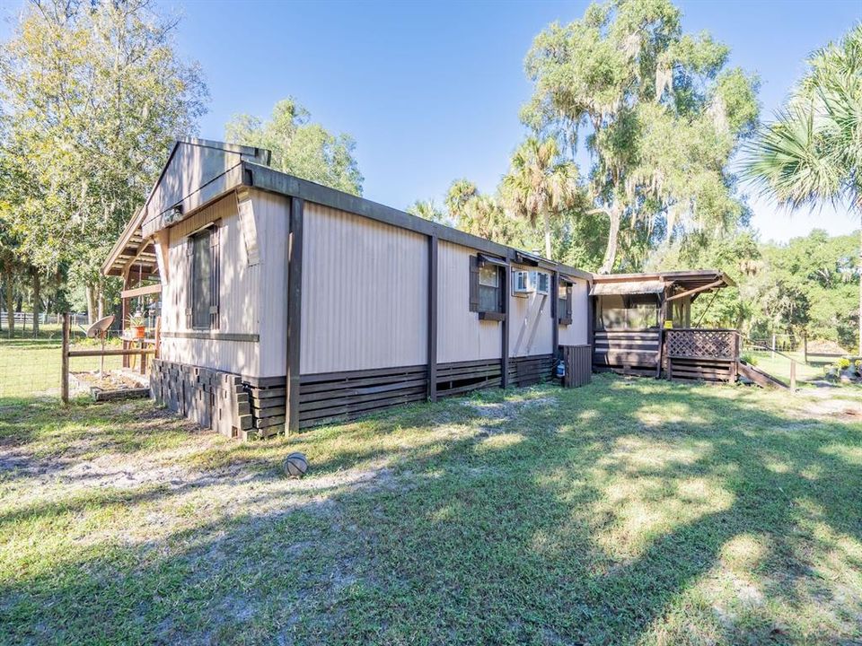 待售: $170,000 (2 贝兹, 1 浴室, 756 平方英尺)