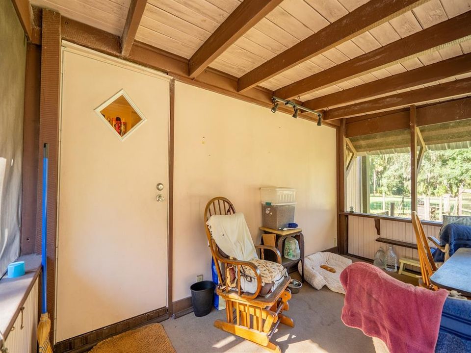 待售: $170,000 (2 贝兹, 1 浴室, 756 平方英尺)