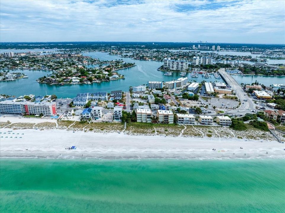 待售: $980,000 (3 贝兹, 4 浴室, 2114 平方英尺)