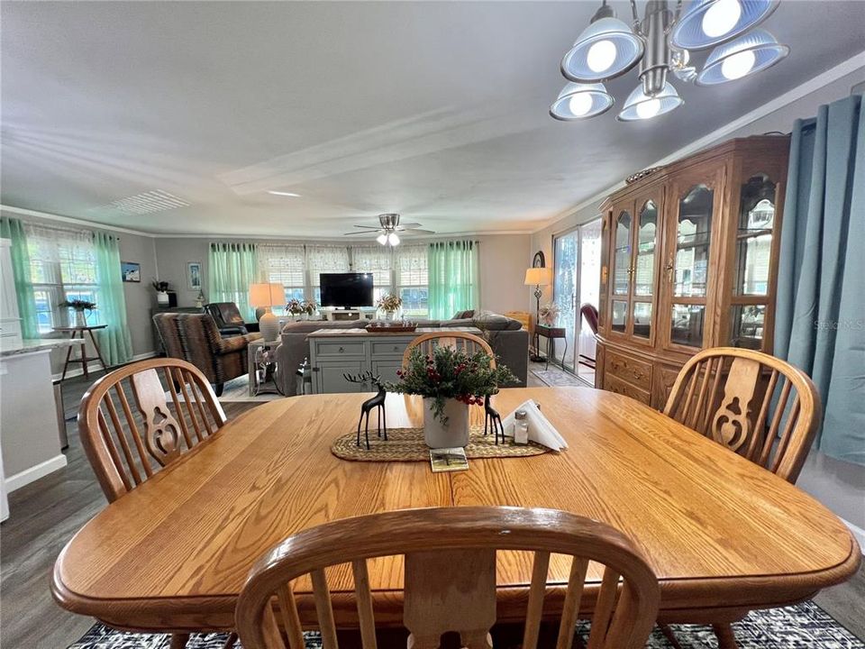 待售: $168,000 (2 贝兹, 2 浴室, 1152 平方英尺)