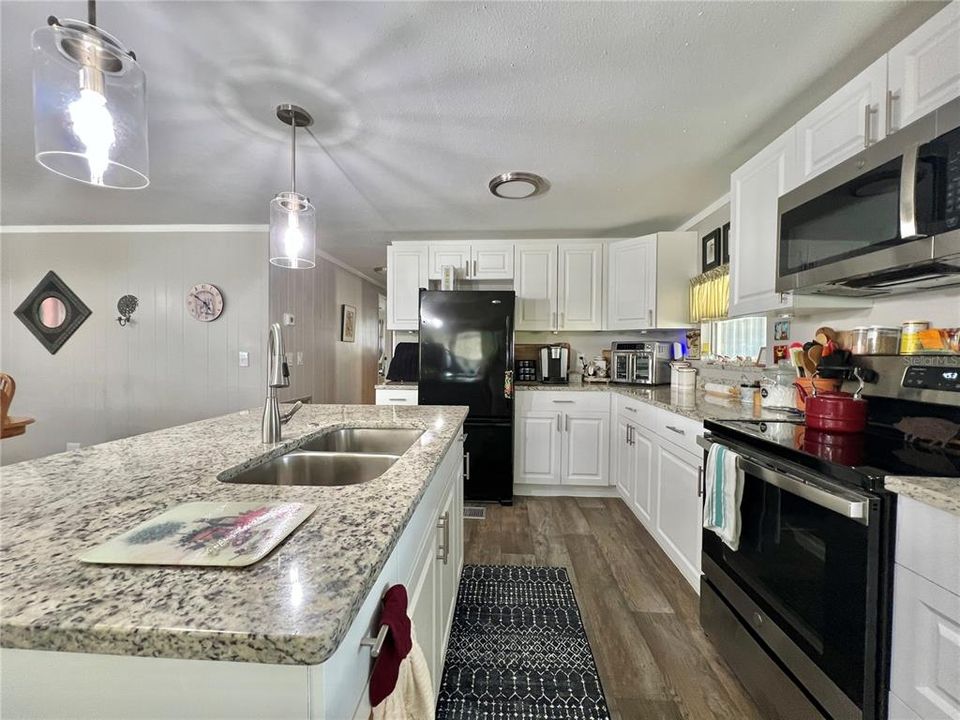 待售: $168,000 (2 贝兹, 2 浴室, 1152 平方英尺)