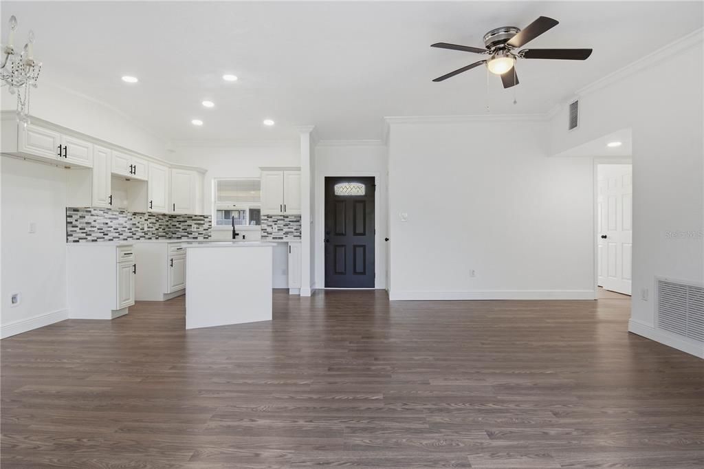 待售: $284,900 (3 贝兹, 2 浴室, 1061 平方英尺)