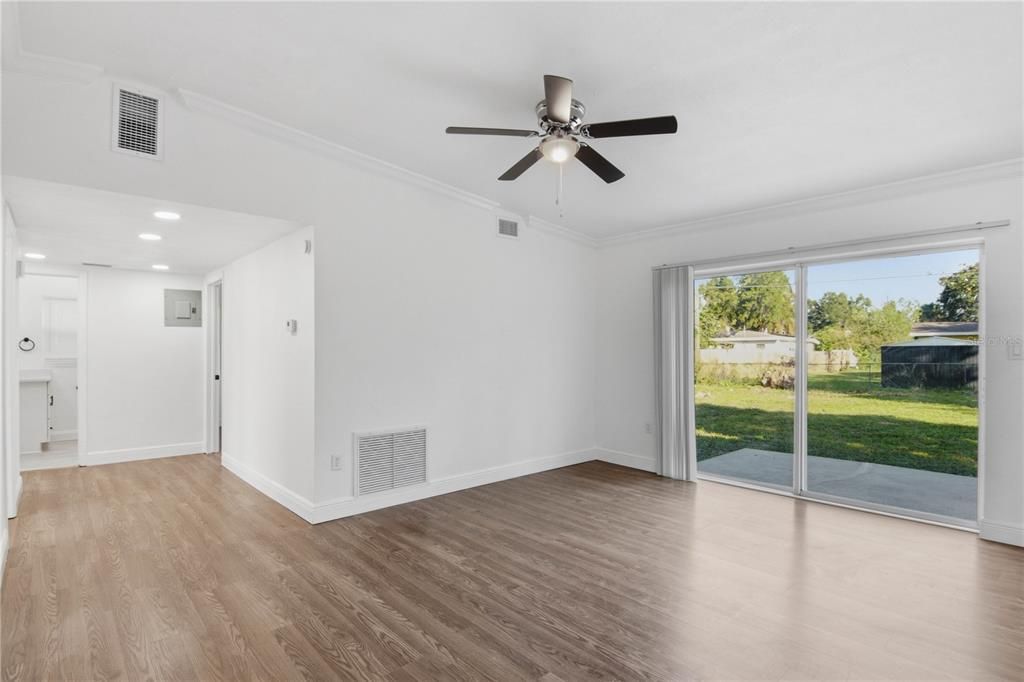 待售: $284,900 (3 贝兹, 2 浴室, 1061 平方英尺)