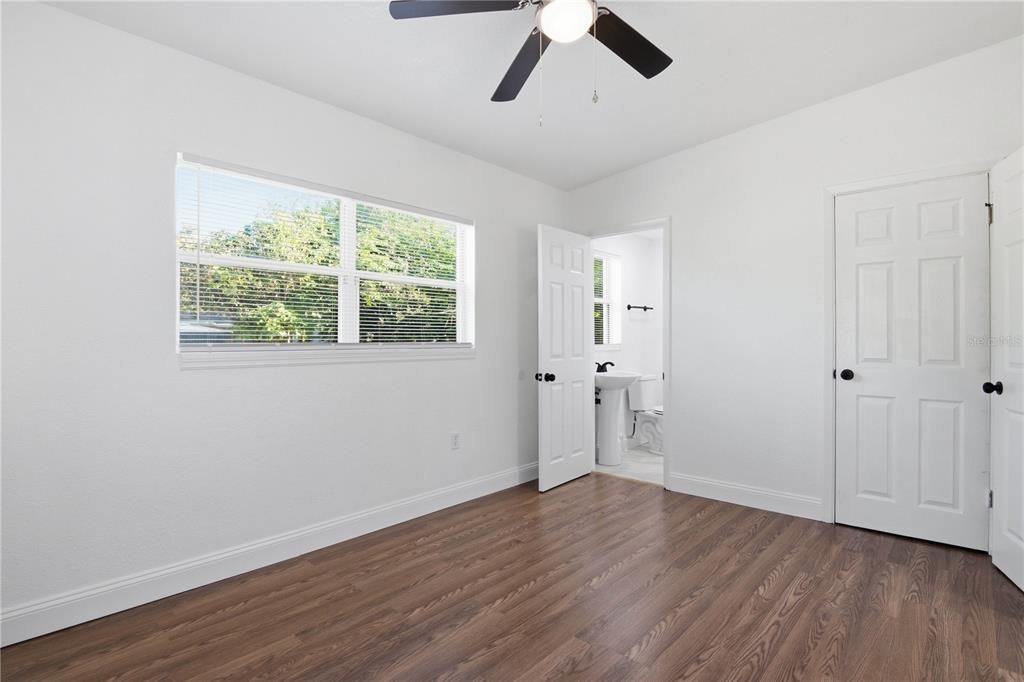 待售: $284,900 (3 贝兹, 2 浴室, 1061 平方英尺)