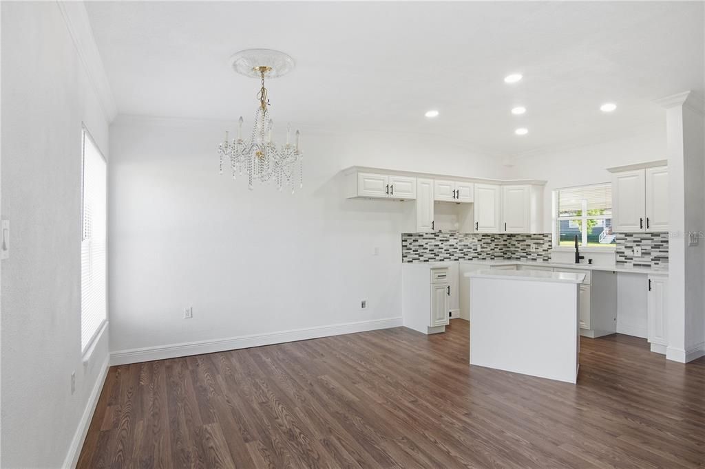 待售: $284,900 (3 贝兹, 2 浴室, 1061 平方英尺)