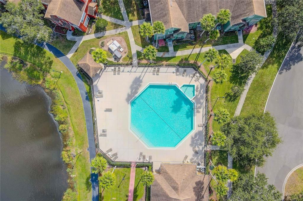 Под контрактом: $299,900 (3 спален, 2 ванн, 1578 Квадратных фут)