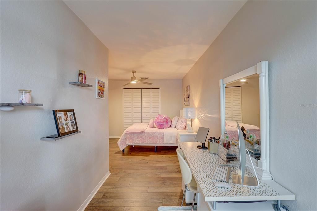 Под контрактом: $299,900 (3 спален, 2 ванн, 1578 Квадратных фут)