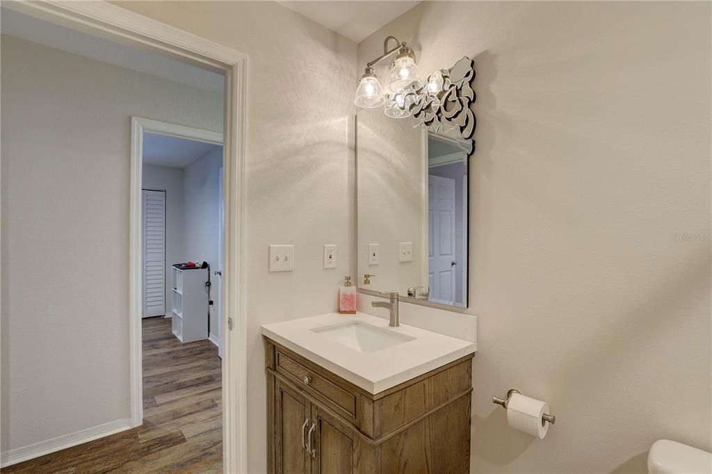 Под контрактом: $299,900 (3 спален, 2 ванн, 1578 Квадратных фут)