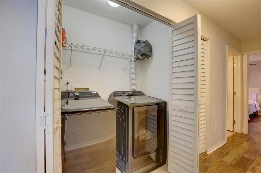 Под контрактом: $299,900 (3 спален, 2 ванн, 1578 Квадратных фут)