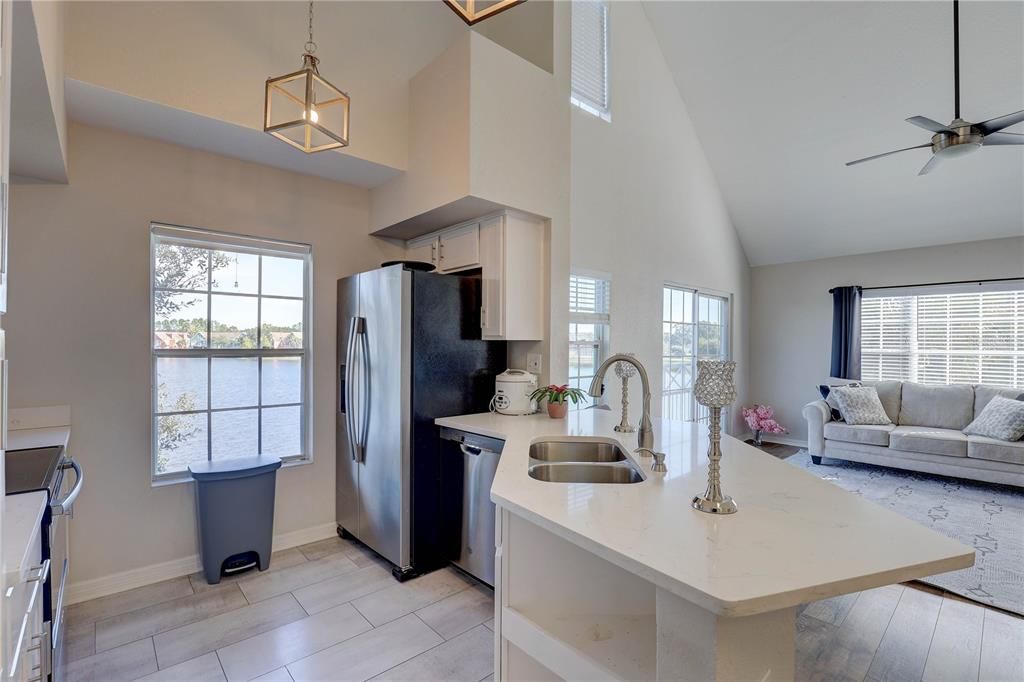 Под контрактом: $299,900 (3 спален, 2 ванн, 1578 Квадратных фут)