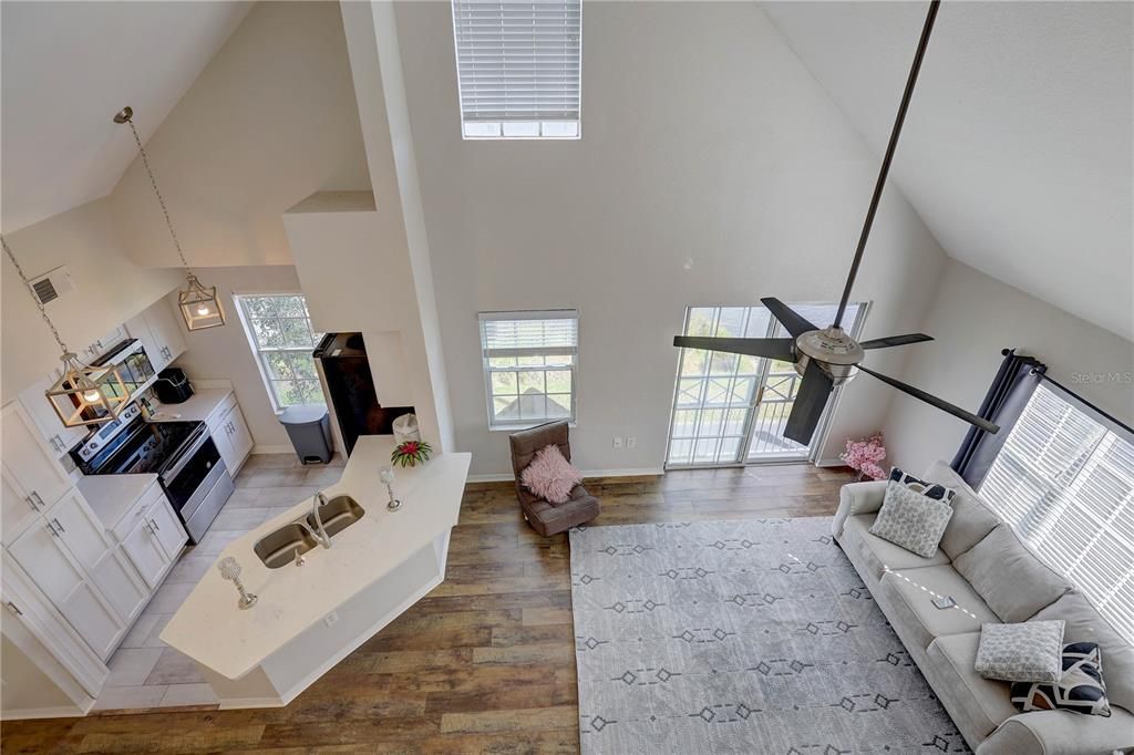 Под контрактом: $299,900 (3 спален, 2 ванн, 1578 Квадратных фут)