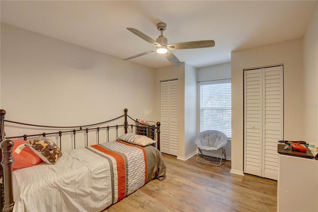 Под контрактом: $299,900 (3 спален, 2 ванн, 1578 Квадратных фут)