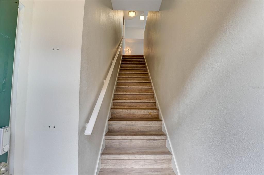 Под контрактом: $299,900 (3 спален, 2 ванн, 1578 Квадратных фут)