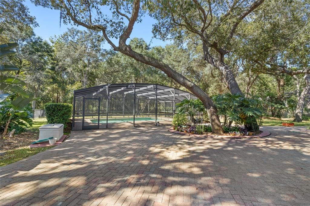 Active With Contract: $700,000 (4 beds, 3 baths, 2904 Square Feet)