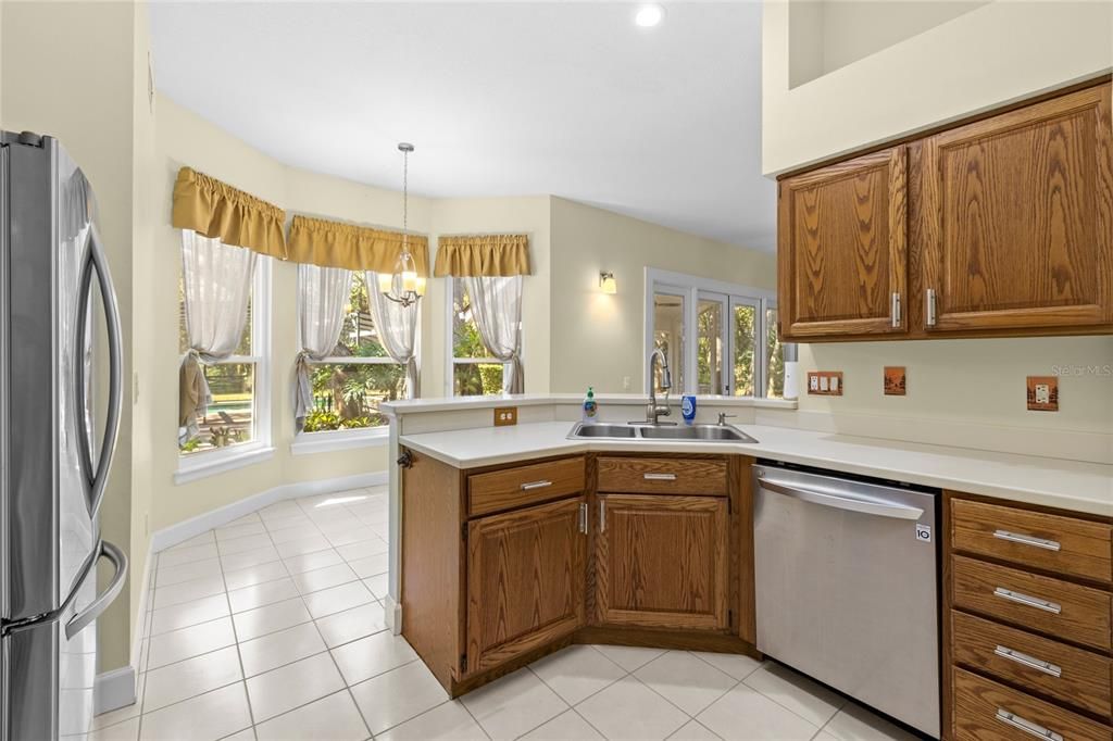 Active With Contract: $700,000 (4 beds, 3 baths, 2904 Square Feet)