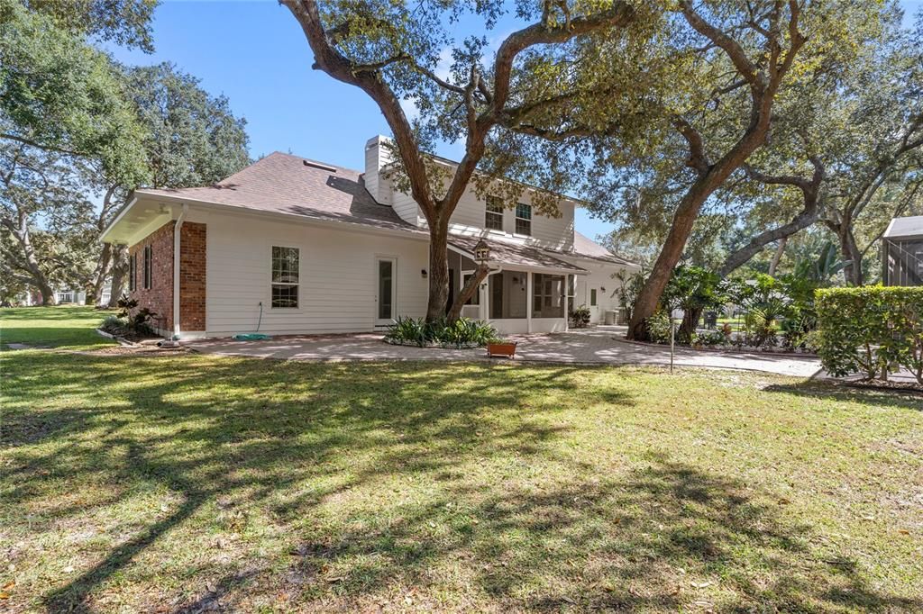 Active With Contract: $700,000 (4 beds, 3 baths, 2904 Square Feet)