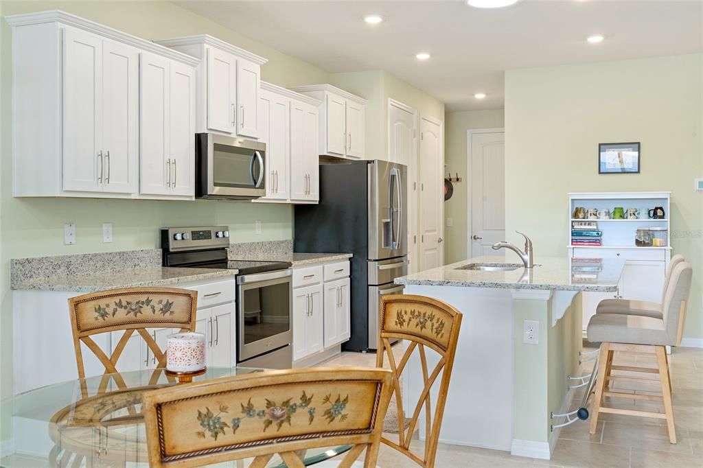 Active With Contract: $335,000 (2 beds, 2 baths, 1627 Square Feet)