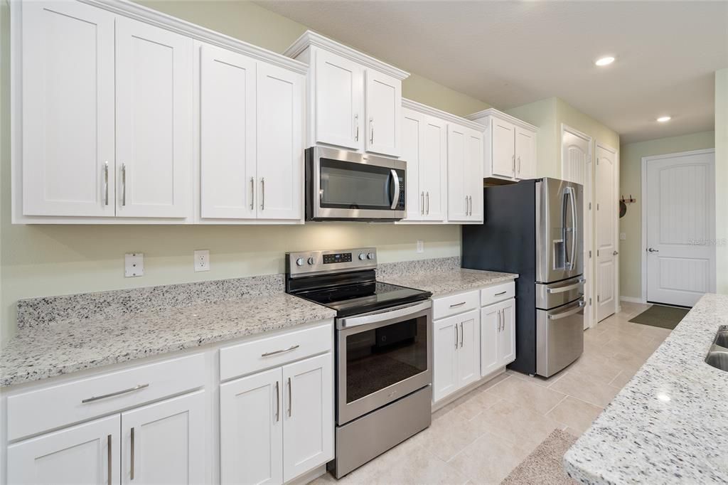 Active With Contract: $335,000 (2 beds, 2 baths, 1627 Square Feet)