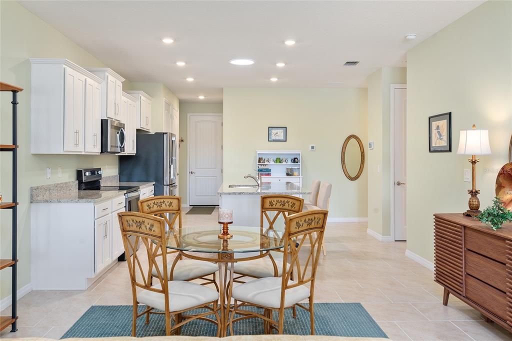 Active With Contract: $335,000 (2 beds, 2 baths, 1627 Square Feet)