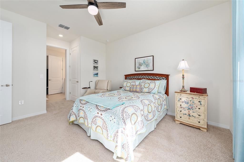 Active With Contract: $335,000 (2 beds, 2 baths, 1627 Square Feet)