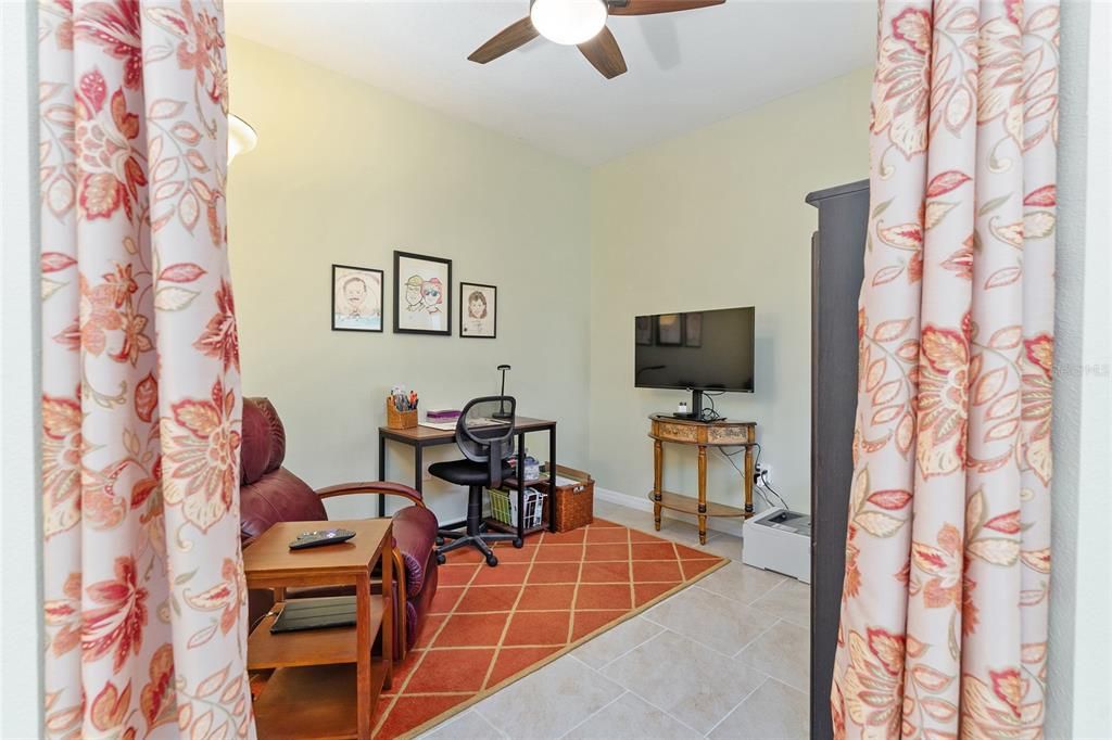 Active With Contract: $335,000 (2 beds, 2 baths, 1627 Square Feet)