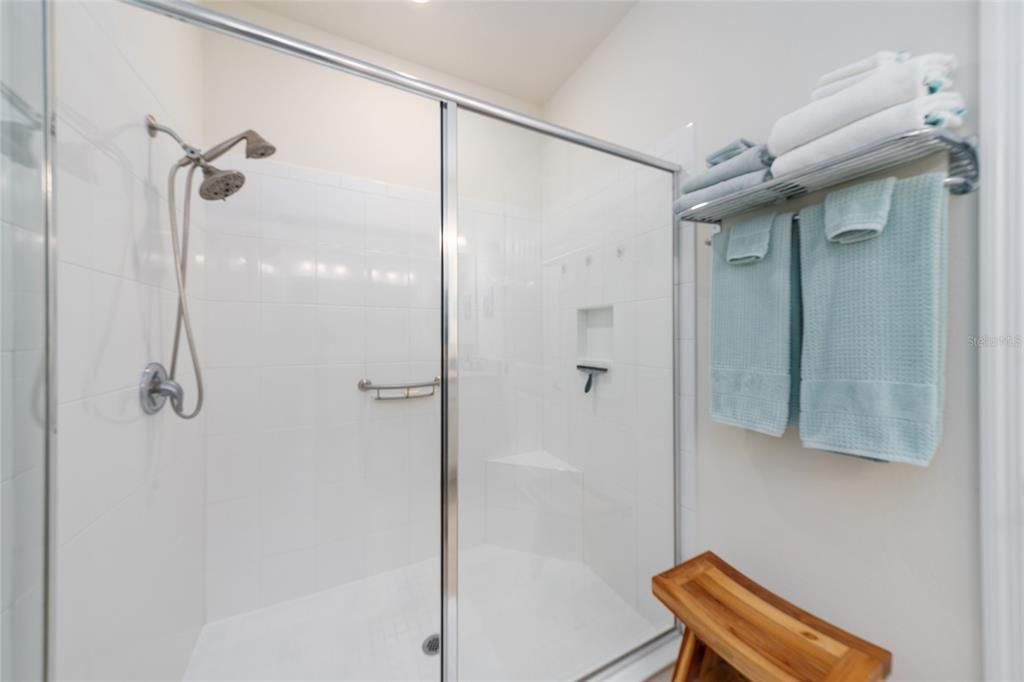 Active With Contract: $335,000 (2 beds, 2 baths, 1627 Square Feet)