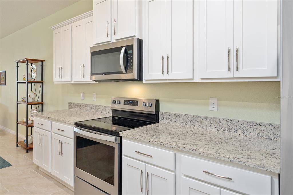 Active With Contract: $335,000 (2 beds, 2 baths, 1627 Square Feet)