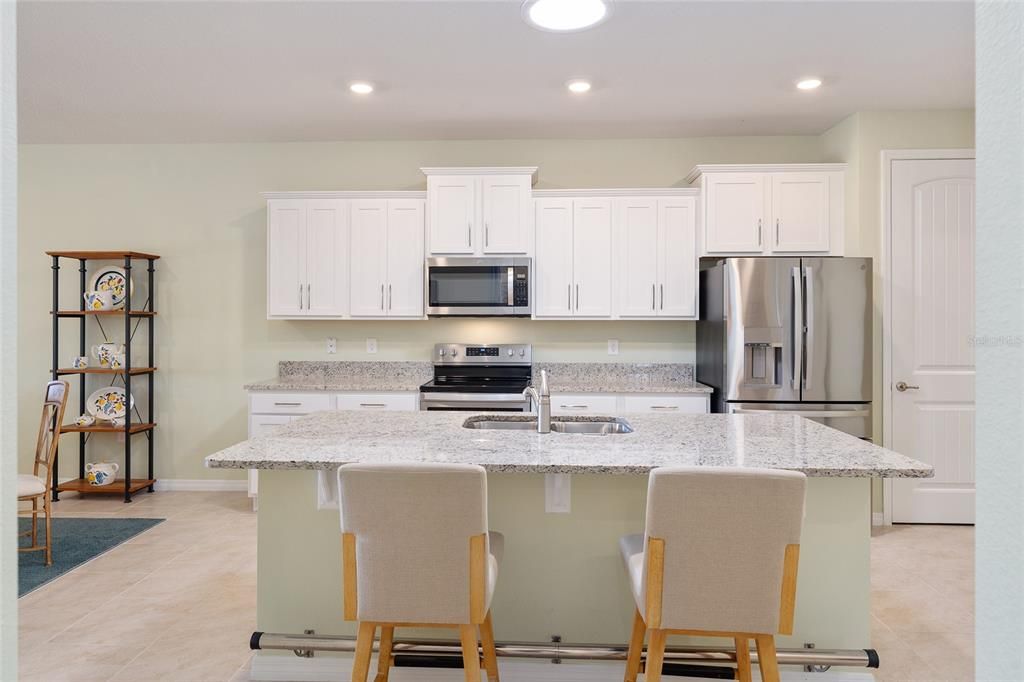 Active With Contract: $335,000 (2 beds, 2 baths, 1627 Square Feet)