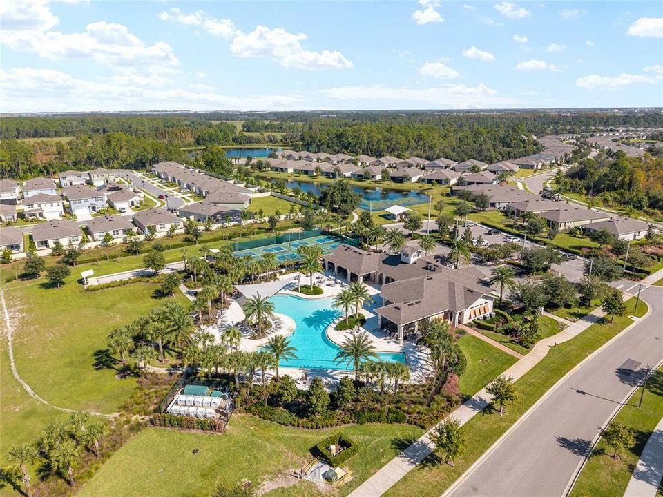 Active With Contract: $335,000 (2 beds, 2 baths, 1627 Square Feet)