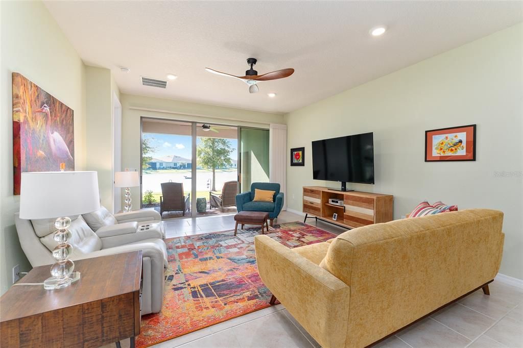 Active With Contract: $335,000 (2 beds, 2 baths, 1627 Square Feet)