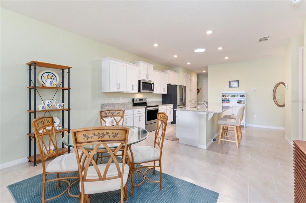 Active With Contract: $335,000 (2 beds, 2 baths, 1627 Square Feet)