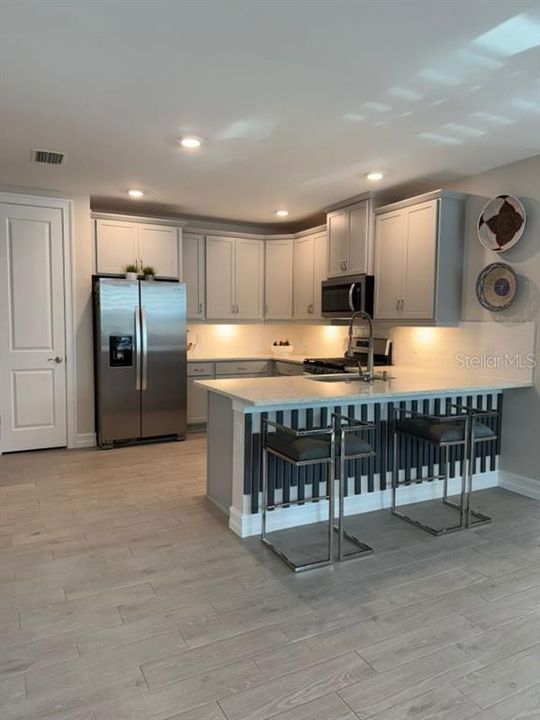 For Sale: $309,999 (2 beds, 2 baths, 1496 Square Feet)